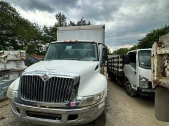 2002 international 4300 box truck – durastar diesel. only 72,924 miles