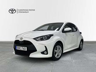 toyota yaris 1,5 hsd / active komfort / v-hjul / helgklipp