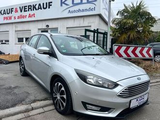 ford focus lim. titanium / kamera / 8-fach bereift