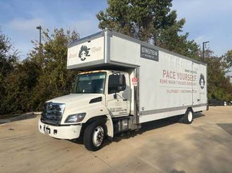 2015 hino 268 box truck with liftgate - ready for your business (moz)