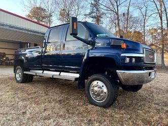 rare 2006 gmc 4500 topkick 4x4 crew cab in excellent condition!