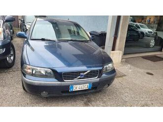 volvo s60 2.4 benzina ..