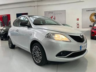 ypsilon 3ª serie ypsilon 1.2 69 cv 5 porte gpl ecochic silver