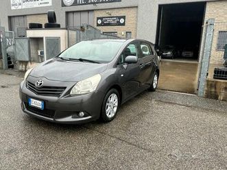 toyota verso 2.0 d luxury pack 7 posti