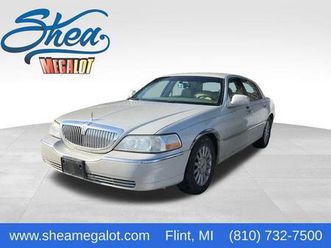 used 2004 lincoln town car ultimate