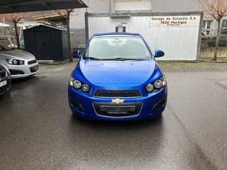 véhicule économique bien équiper avec roues hiver canton valais