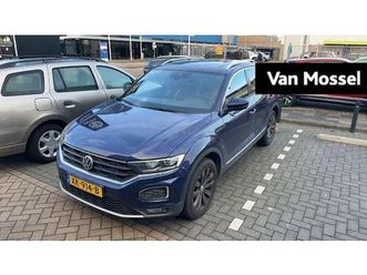 volkswagen t-roc - 1.5 tsi sport 150 pk | automaat | panorama dak | digital cockpit | stoel en stuurverwarmin