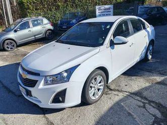 cruze hatchback 1.6 lt (((77000 km)))