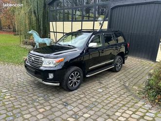 toyota land cruiser vdj 200 4.5 v8 272ch luxury - 1ère main - suivi toyota - 4x4 - bva - 7 places - clim - attelage - carplay - caméra 360 - 105000km