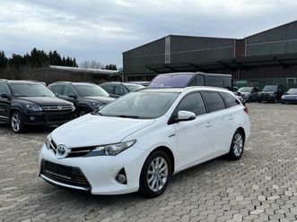 toyota auris touring sports hybrid