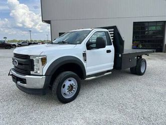 2017 ford f550 xl 6.8l automatic 4x4 regular cab w/flat bed!!