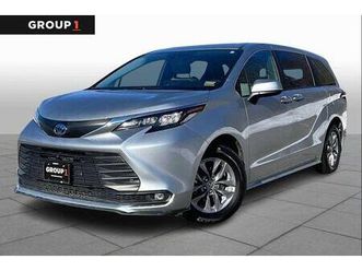 used 2025 toyota sienna xle