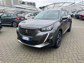 peugeot 2008 1.2 puretech active s&s 100cv del 2024 usata a milano