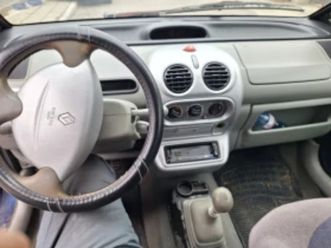 renault twingo ≫ 2000 • 1 200 eur • id