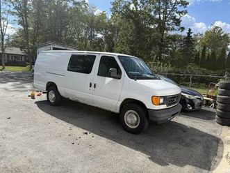for sale: 2005 e-250 ford extended van