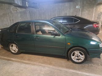 seat cordoba 1.6 i 650 eur