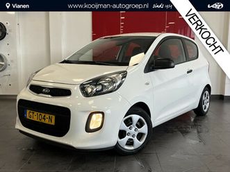 1.0 cvvt economyline , centrale deurvergrendeling , start/stop systeem ,stoffen bekleding, radio cd,