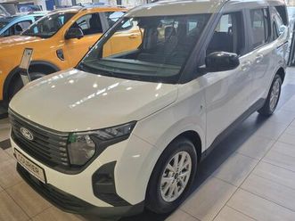 ford tourneo courier 1.0 ecoboost titanium