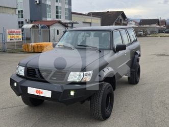 nissan patrol 4,2 d raptor crna nove gume šaltač