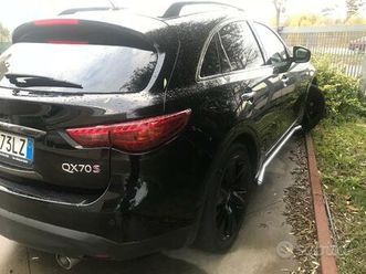 infiniti qx70 3.0 diesel v6 at s 4 per 4