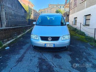 volkswagen touran 2.0 tdi - 7 posti - 2004