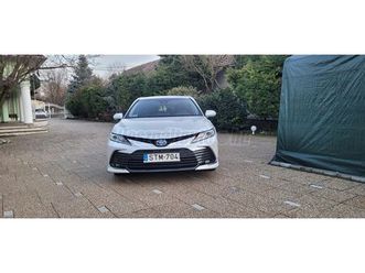 toyota camry 2.5 hybrid executive vip cvt