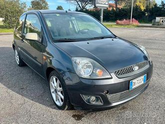 ford fiesta 1.2 benzina con soli 70.000km