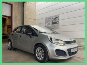 ② kia rio 1.2i benzine * airco * — kia — 2ememain