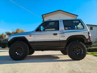 mitsubishi pajero 3.5 benzina/gas vettura
