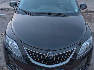 lancia ypsilon 2021 con meno di 18000 km