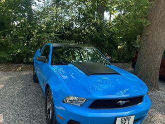 2012 ford mustang coupe petrol manual