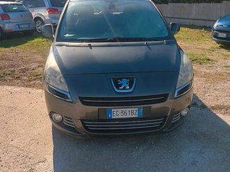 peugeot 5008 2.0 hdi 150cv tecno