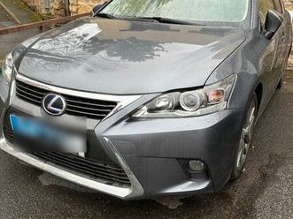 lexus ct200 h premium cuir toit ouvrant 4 pneus neufs