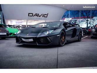 lamborghini aventador lp700-4 6.5 v12 700ch | peinture noire mat • lift system • caméra de recul • état parfait
