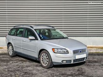 volvo break v50 d2 2.0d 136cv bvm6 momentum régulateur de vitesse climatisation distribution ok 4990 euros