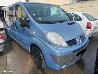 trafic passenger 2l dci 115 8 places