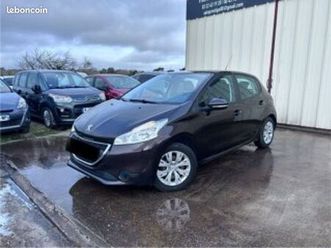 peugeot 208 1.4 hdi 68 cv active 130018 km 01/2014