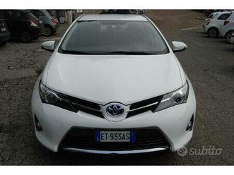 toyota auris hybrid