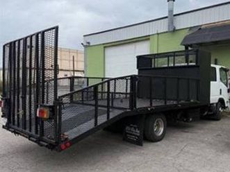 2019 isuzu npr crew cab / open landscaper with dovetail