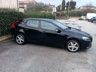 volvo v40 d2 kinetic 2000 diesel