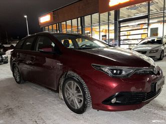 touring sports 1,8 hybrid active ** juuri tullut / merkkihuollettu / koukku / lohko / p. kamera / navi / vakkari **