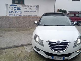 lancia delta automatica allestimento platino