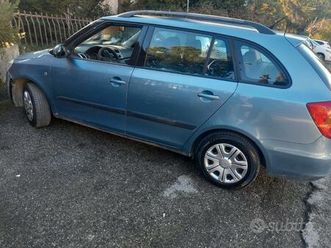 skoda fabia 2010 gpl di fabbrica neopatentati