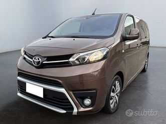 toyota proace verso 2.0d 144cv m/t l2 executi...