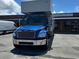 2017 m2106 freightliner w/ sleeper
