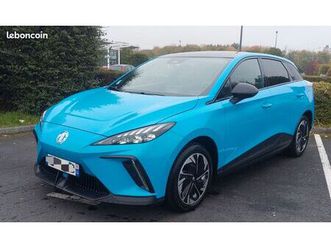 mg4 luxury 204 cv bleue