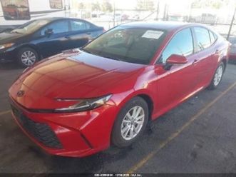 toyota camry le | цена до българия | два ключа |