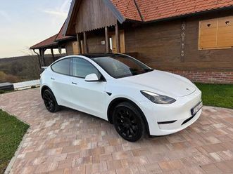 tesla model y long range, dual motor awd, 2021 god.