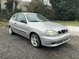 voiture voyageurs daewoo lanos de 2000