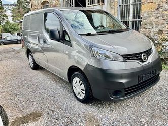 nissan nv 200 2015